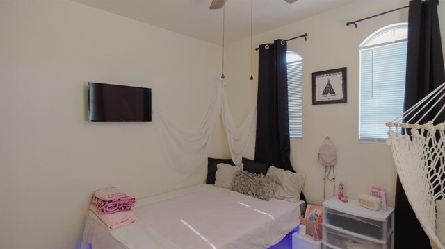 bedroom featuring a ceiling fan