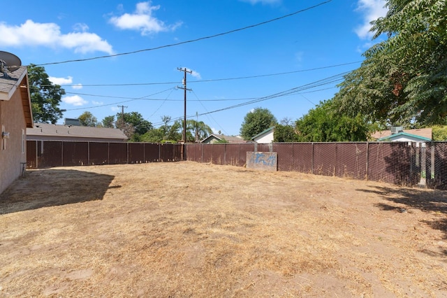 2464 S Kirk St, Fresno, CA 93706 - view of yard