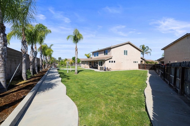 2594 S Duke Ave, Fresno, CA 93727 - exterior space featuring a fenced backyard