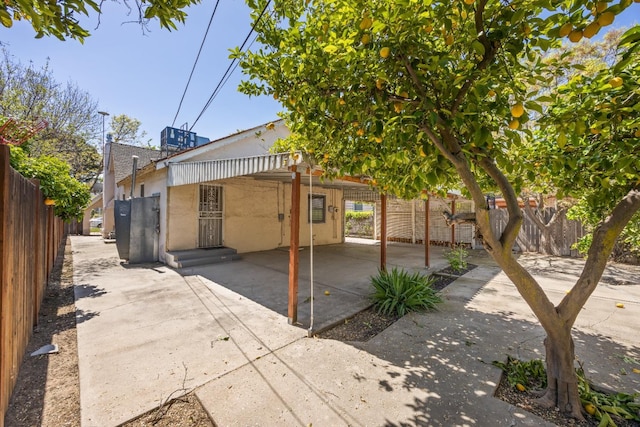 811 E Cambridge Ave, Fresno, CA 93704 - view of patio / terrace with a carport and central AC