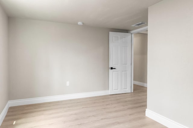 3659 Mono St, Fresno, CA 93702 - unfurnished room with light wood-style flooring and a smoke detector
