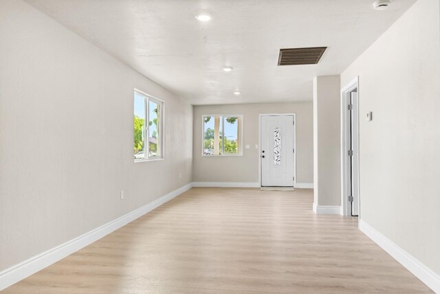 3659 Mono St, Fresno, CA 93702 - foyer entrance featuring light wood finished floors