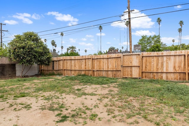 3659 Mono St, Fresno, CA 93702 - view of yard with a gate