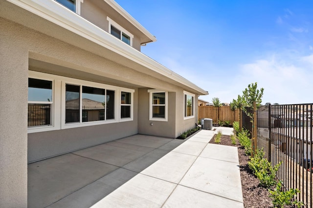 8184 Creek Vw, Friant, CA 93626 - fenced backyard featuring a patio
