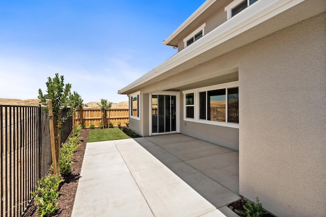 8184 Creek Vw, Friant, CA 93626 - fenced backyard featuring a patio