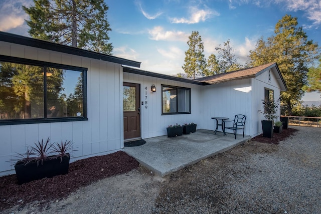 view of front of home featuring a patio