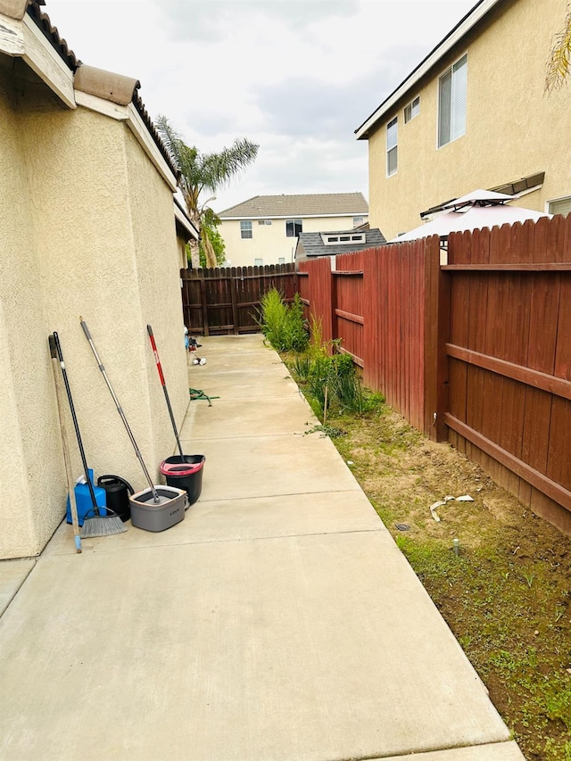 2148 S Villa Ave, Fresno, CA 93727 - view of yard with a fenced backyard and a patio