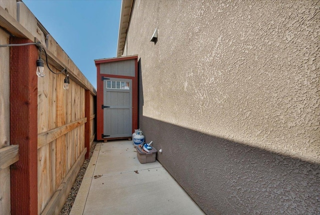 2653 Vermont Ave, Clovis, CA 93619 - view of side of property featuring stucco siding