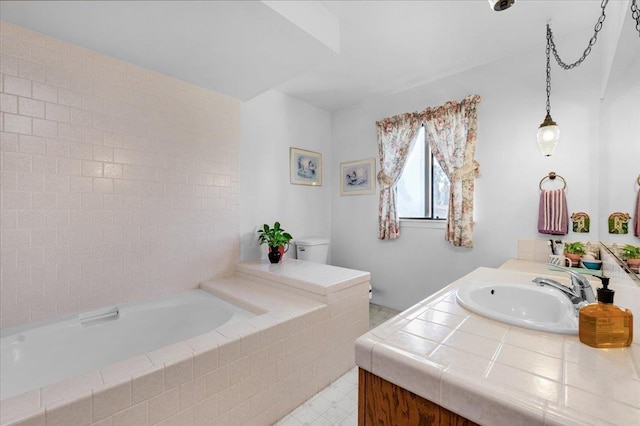1607 E Everglade Ave, Fresno, CA 93720 - full bathroom with tiled bath, toilet, and vanity
