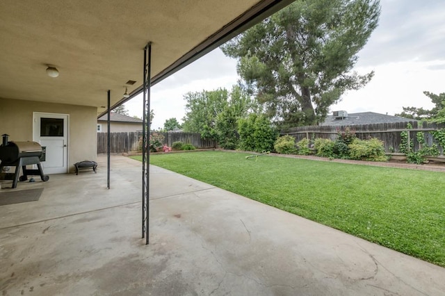 7341 N Bond St, Fresno, CA 93720 - view of patio / terrace with grilling area and a fenced backyard