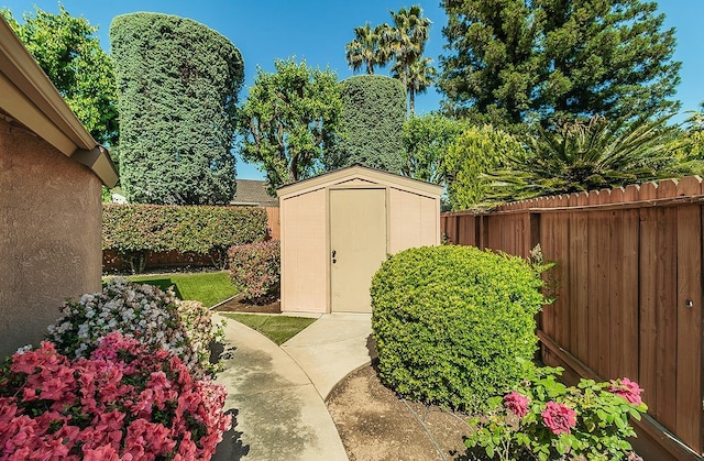 7355 N Pacific Ave, Fresno, CA 93711 - view of shed featuring a fenced backyard