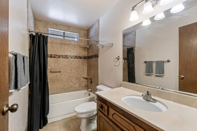 4311 N Emerson Ave, Fresno, CA 93705 - full bath featuring shower / tub combo, toilet, and vanity