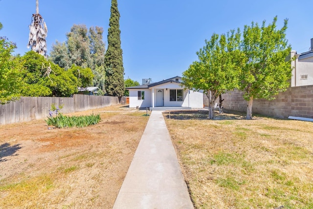 227 E Pine Ave, Fresno, CA 93728 - view of yard