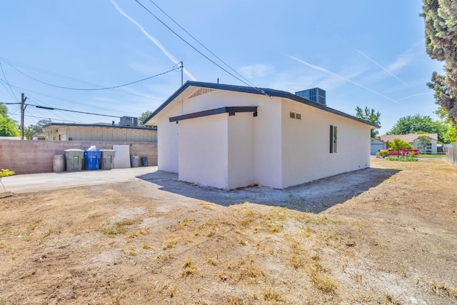 227 E Pine Ave, Fresno, CA 93728 - view of garage