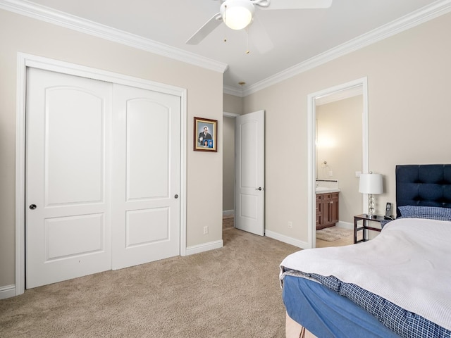 10640 N Old Course Dr, Fresno, CA 93730 - bedroom with ensuite bathroom, baseboards, light colored carpet, a closet, and crown molding