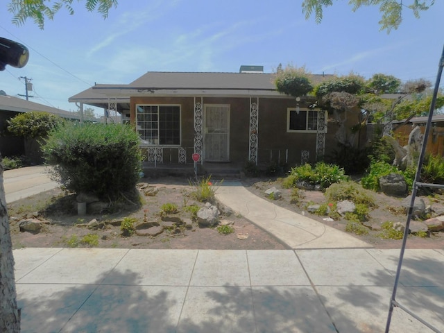 view of front facade with a porch