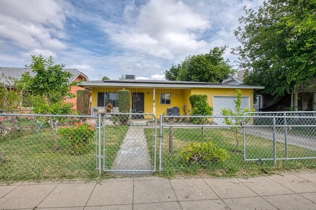 25 E Hawes, Fresno, CA 93706 - photo 2
