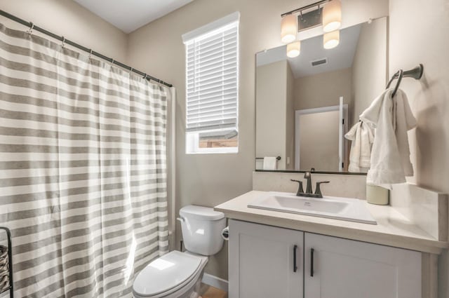 4103 Ash Rd, Madera, CA 93636 - full bath with vanity, curtained shower, and toilet