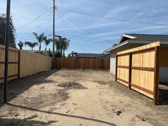 1565 Bluejay, Hanford, CA 93230 - view of yard with fence