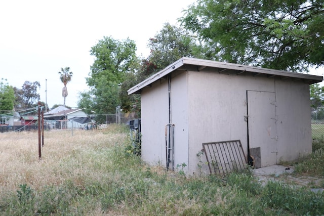 1850 Sheridan St Unit 3/4, Selma, CA 93662 - view of shed with fence