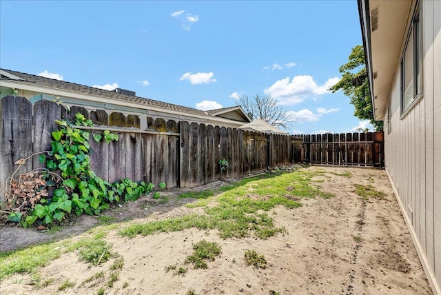 30 S Cambridge Dr, Lemoore, CA 93245 - view of fenced backyard