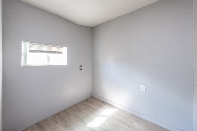 3336 N Lafayette Ave, Fresno, CA 93705 - unfurnished room with baseboards and light wood finished floors