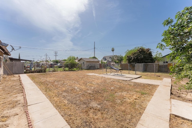 603 E Compton Ave, Pixley, CA 93256 - view of yard featuring fence