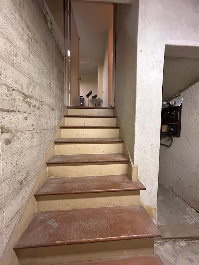 523 W Yosemite, Madera, CA 93637 - stairs with concrete floors