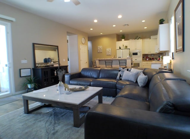 14335 Spyglass Cir, Chowchilla, CA 93610 - living area with recessed lighting and ceiling fan