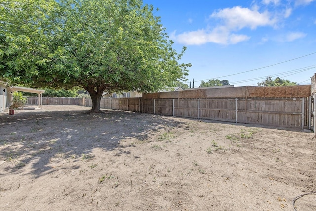 465 W Woods Ave, Tipton, CA 93272 - view of yard with fence private yard
