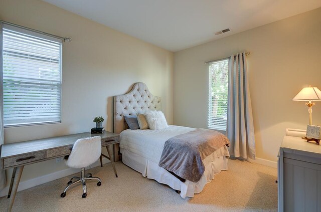 172 Omaha Ave, Clovis, CA 93619 - bedroom featuring carpet floors, baseboards, and an office area