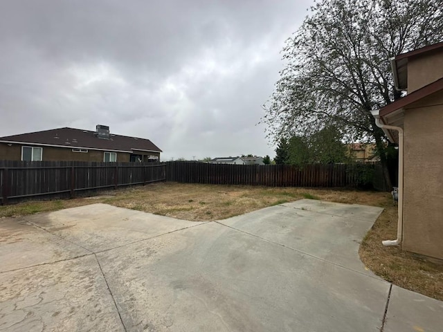 20204 Mini Ct, Tehachapi, CA 93561 - view of patio featuring a fenced backyard