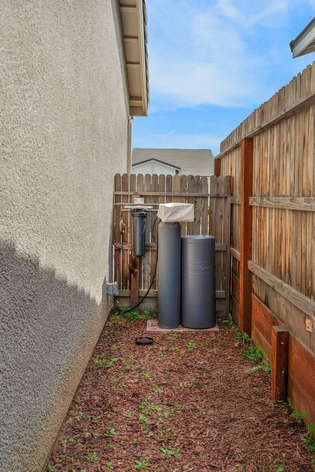 855 Groveland Ave W, Madera, CA 93636 - view of yard featuring fence
