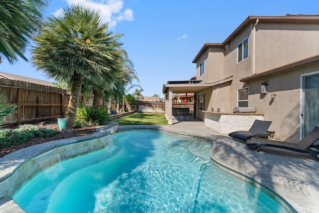 1389 Vineyard Pl, Hanford, CA 93230 - view of pool featuring a fenced in pool, a fenced backyard, and a patio area