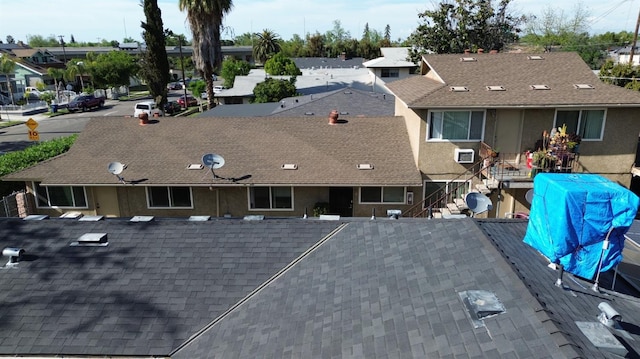 426 N Poplar, Fresno, CA 93701 - exterior details with a shingled roof and a residential view
