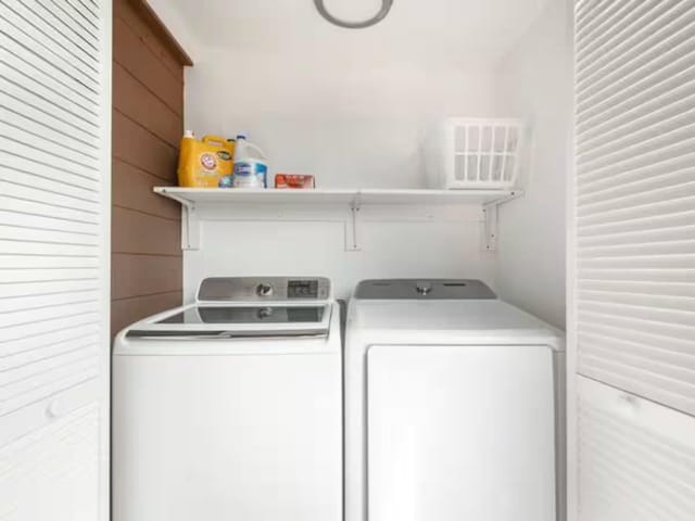56406 Marina View Way, Bass Lake, CA 93604 - washroom featuring laundry area, washer and clothes dryer, and visible vents