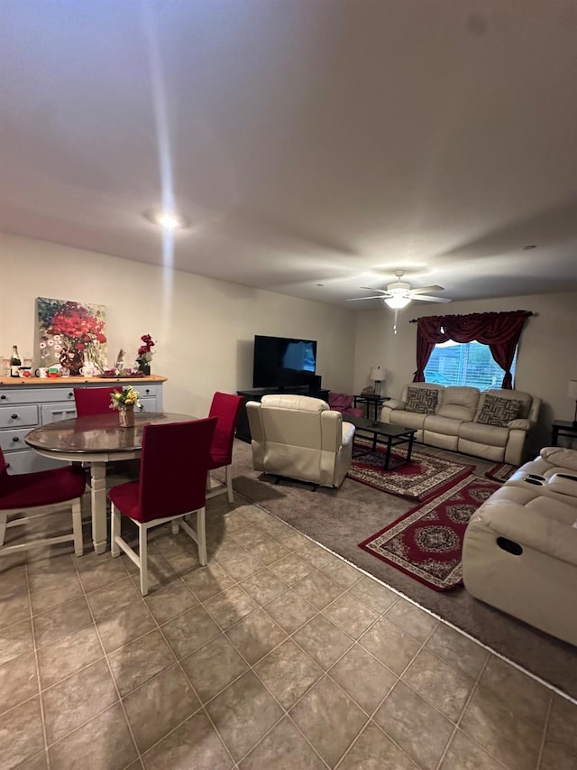 628 Marcus Ave, Merced, CA 95341 - living room featuring a ceiling fan