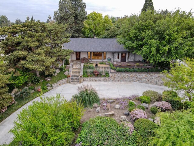 1409 W Big Sandy Rd, Fresno, CA 93711 - view of front of house with a porch and stairway