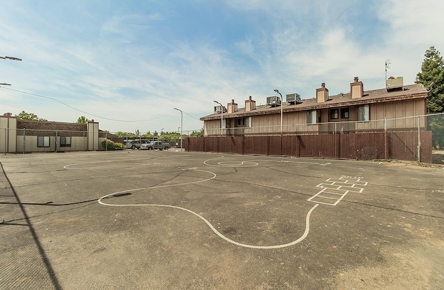 1221 N Peach Ave Unit 226, Fresno, CA 93727 - exterior space with fence