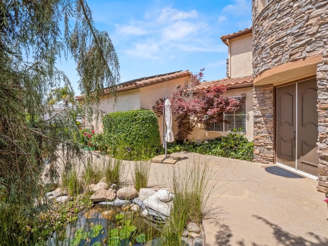 9596 N Winery Ave, Fresno, CA 93720 - exterior space featuring a patio