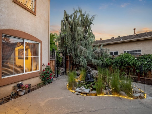 9596 N Winery Ave, Fresno, CA 93720 - exterior space with fence and a gate