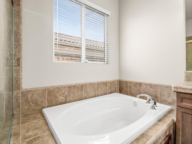 7993 N Justin Ave, Fresno, CA 93720 - bathroom with a bath and vanity