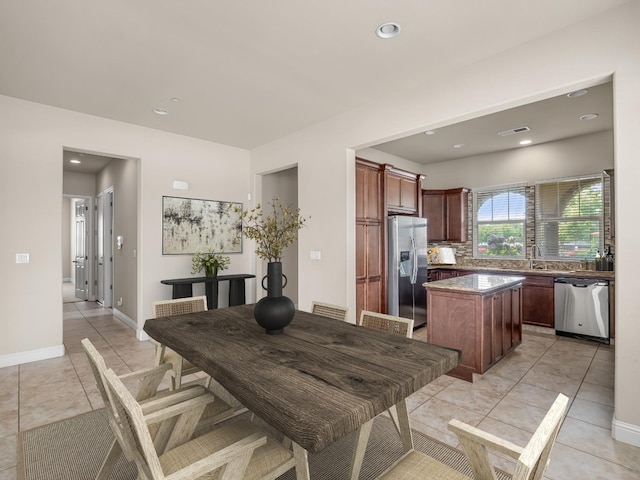 7993 N Justin Ave, Fresno, CA 93720 - dining space featuring visible vents, recessed lighting, baseboards, and light tile patterned floors