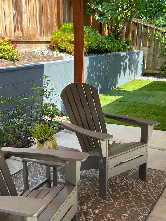 9552 N Whitehouse Dr, Fresno, CA 93720 - view of patio / terrace
