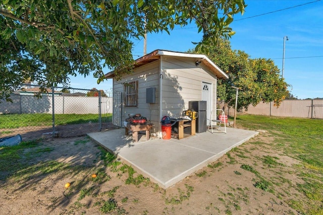 4185 E Turner Ave, Fresno, CA 93702 - view of outdoor structure featuring fence and an outbuilding