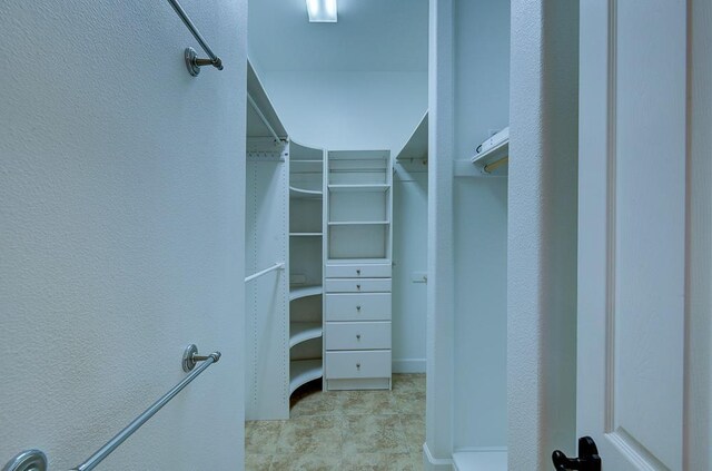 71 Omaha Ave, Clovis, CA 93619 - view of spacious closet