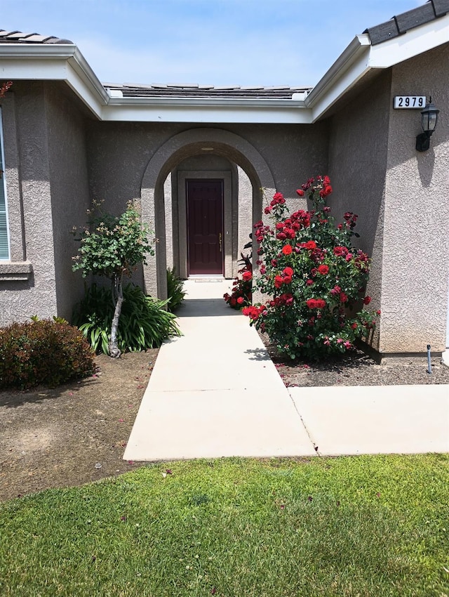 2979 Duncan Ave, Clovis, CA 93611 - property entrance featuring stucco siding