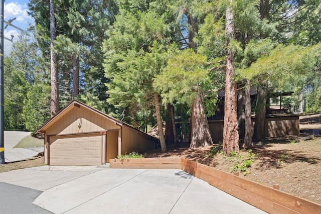view of front of home featuring driveway