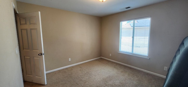 5360 E Heaton Ave, Fresno, CA 93727 - empty room with carpet flooring and baseboards