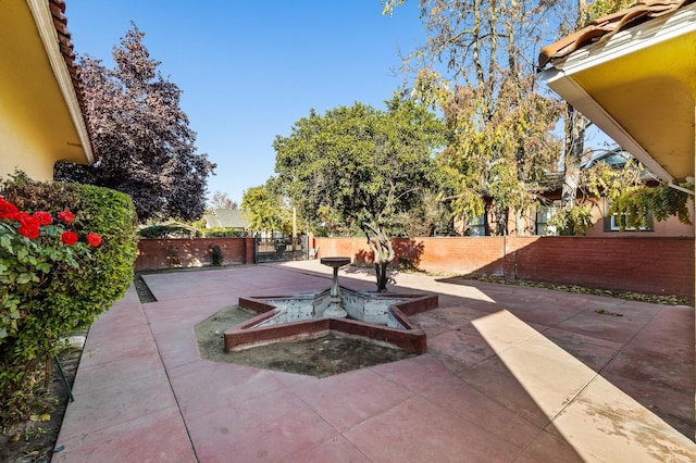 2436 N Van Ness Blvd, Fresno, CA 93704 - view of patio / terrace featuring fence